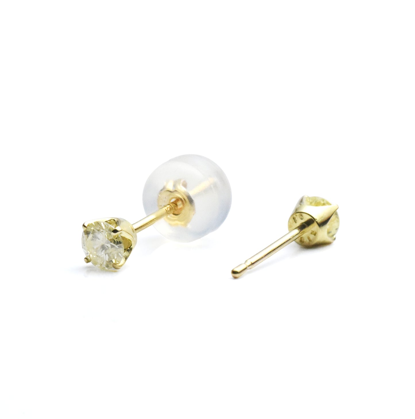 K18YGイエローダイヤモンド合計0.2ct スタッドピアス 4本爪シンプルデザイン