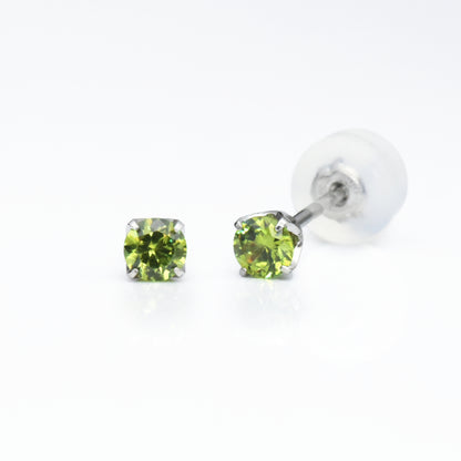 Pt900デマントイド合計0.2ctピアス 4本爪デザイン (yellowish green系)